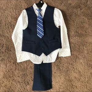 Size 6 ....Navy Chaps suit